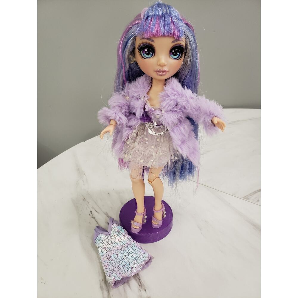 WITH STAND - Rainbow High High Violet Willow Fashion‎ Doll
